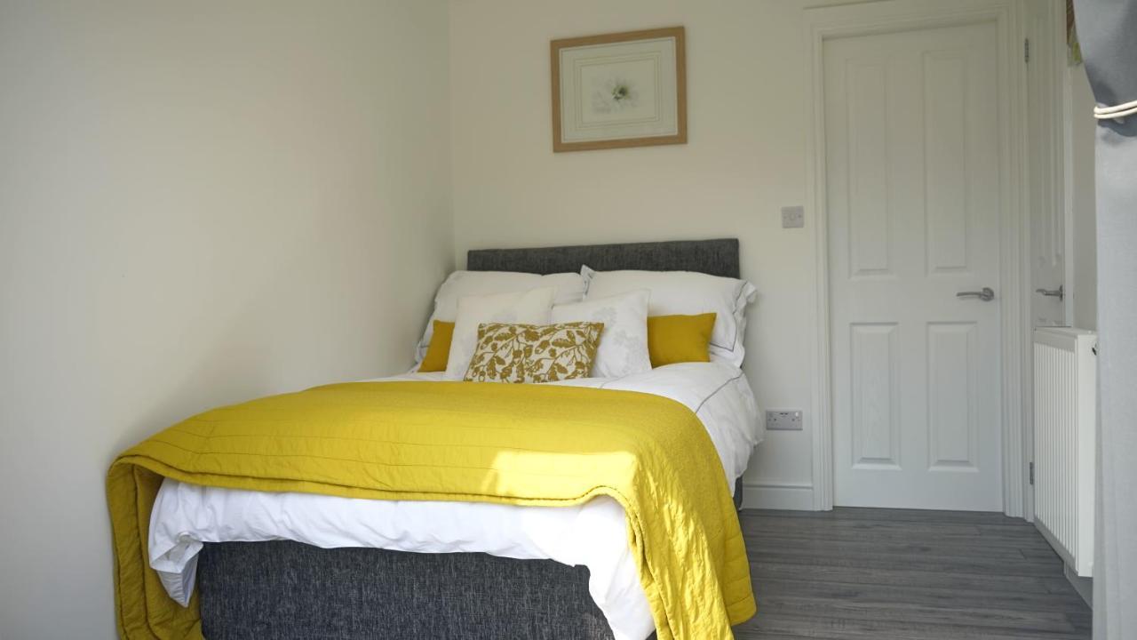 Palm House Apartment Widnes Bagian luar foto