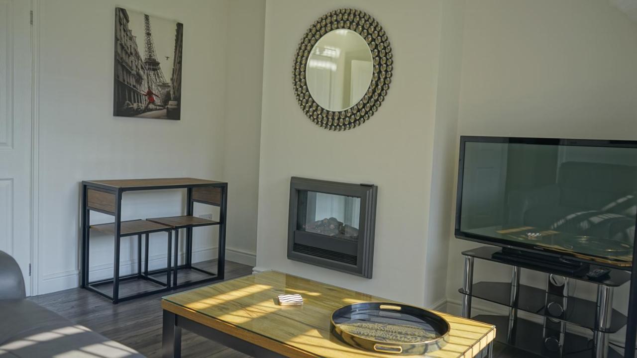 Palm House Apartment Widnes Bagian luar foto