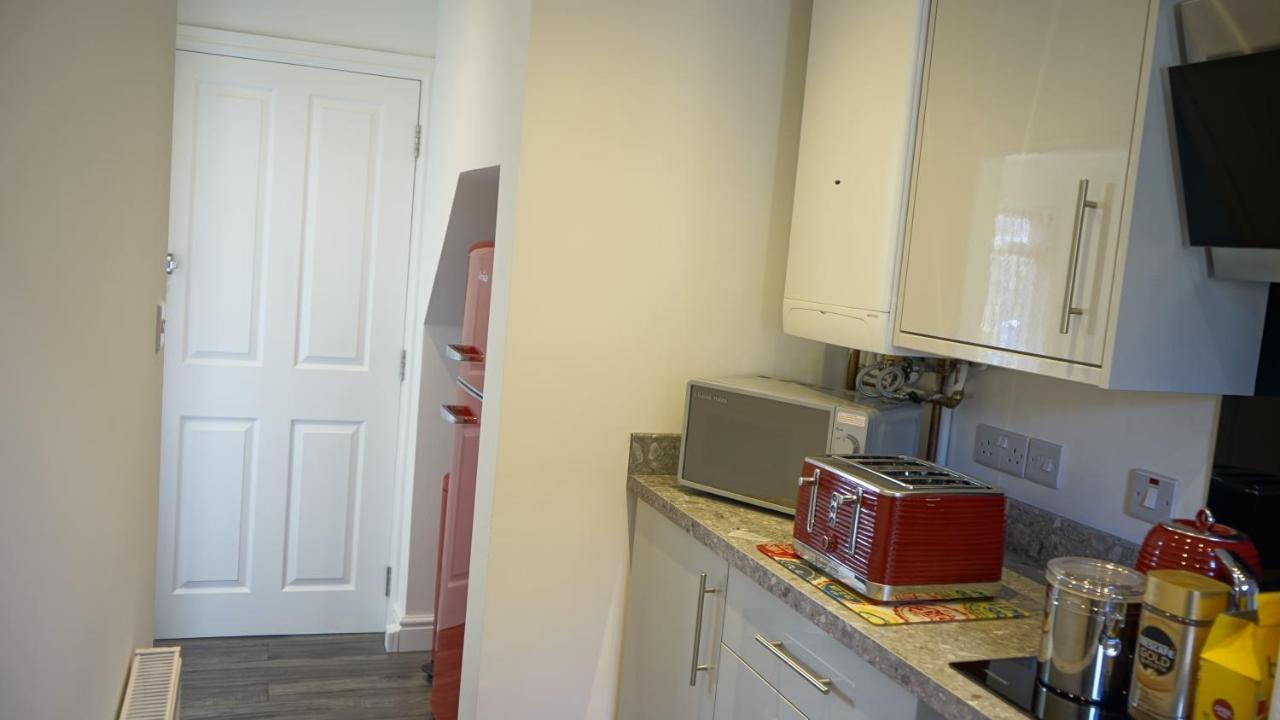 Palm House Apartment Widnes Bagian luar foto