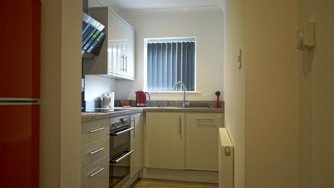 Palm House Apartment Widnes Bagian luar foto