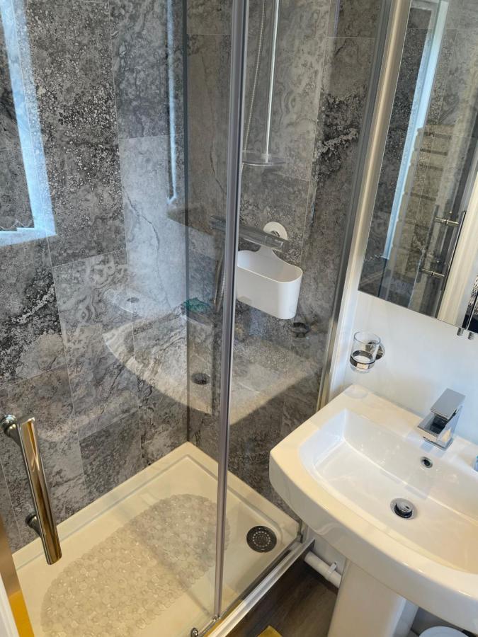 Palm House Apartment Widnes Bagian luar foto