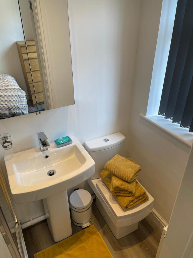 Palm House Apartment Widnes Bagian luar foto